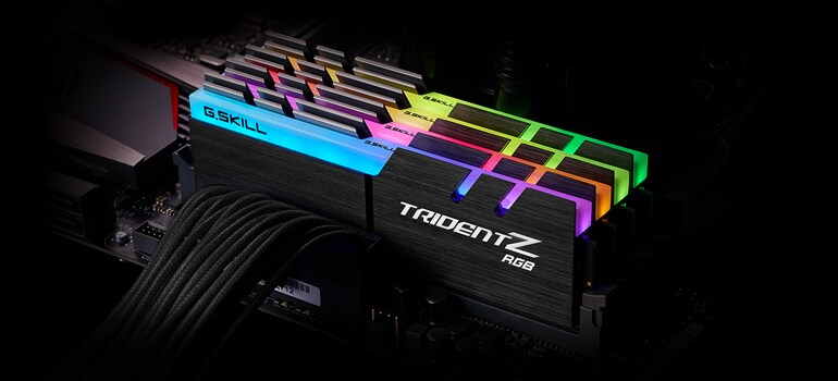 G.SKILL Trident Z RGB Schwarz 32GB Kit (4x8GB) DDR4-2400 CL15